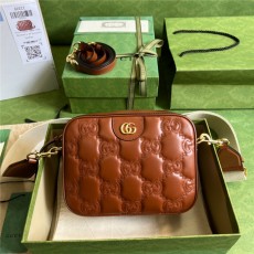 [GUCCI-구찌] GG 마몽 마틀라세 스몰 토트백