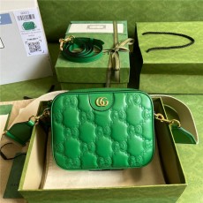 [GUCCI-구찌] GG 마몽 마틀라세 스몰 토트백
