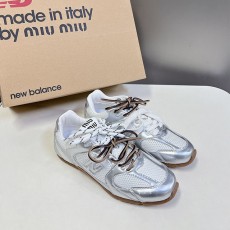 미우미우 MIUMIU 남여공용 뉴발란스 스니커즈