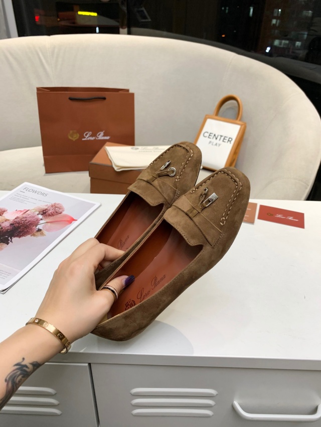 로로피아나 Loropiana 여성 스웨이드 플랫 슈즈