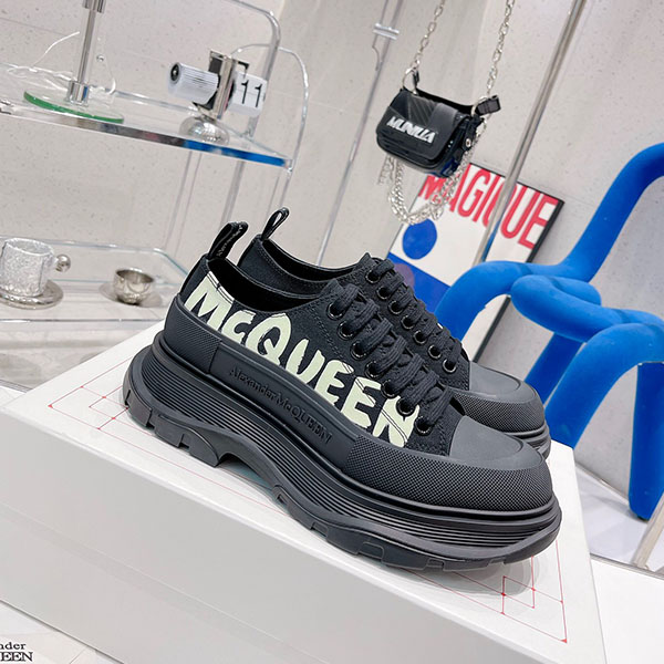 맥퀸 MQUEEN 남여공용 트레드 슬릭스니커즈