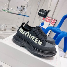 맥퀸 MQUEEN 남여공용 트레드 슬릭스니커즈