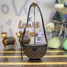 [LOUIS VUITTON-루이비통] LV 문 크로스바디