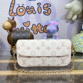 [LOUIS VUITTON-루이비통] 월릿 온 체인 아이비