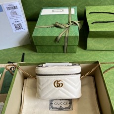 [GUCCI-구찌] GG 마몽 마틀라세 탑핸들 미니백