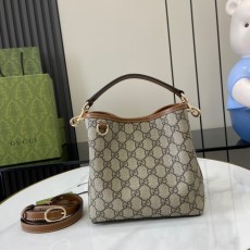 [GUCCI-구찌] GG 엠블럼 미니 버킷백