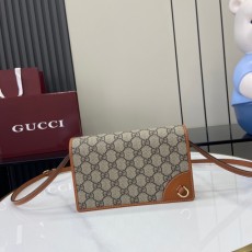 [GUCCI-구찌] GG 엠블럼 수퍼 미니 숄더백