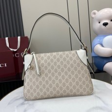 [GUCCI-구찌] GG 엠블럼 미디엄 숄더백