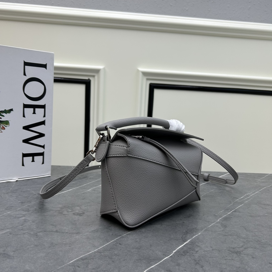 [LOEWE-로에베] 퍼즐백 소프트 그레인 미니