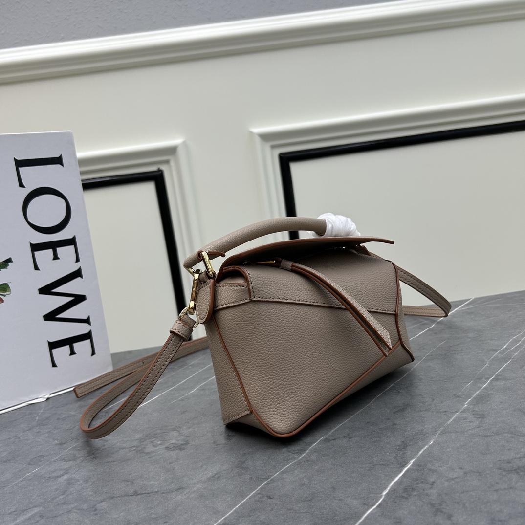 [LOEWE-로에베] 퍼즐백 소프트 그레인 미니