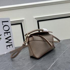 [LOEWE-로에베] 퍼즐백 소프트 그레인 미니
