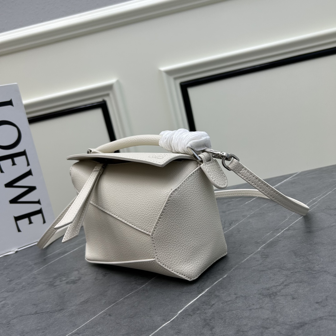[LOEWE-로에베] 퍼즐백 소프트 그레인 미니