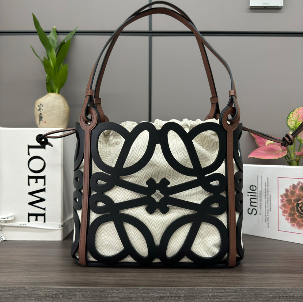 [LOEWE-로에베] 애너그램 컷아웃 토트백