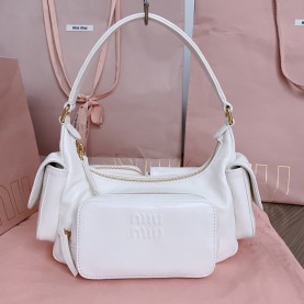 [MIUMIU-미우미우] 나파 가죽 포켓백