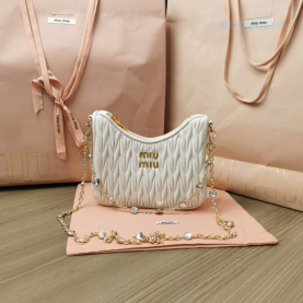 [MIUMIU-미우미우] 마테라쎄 나파 숄더백