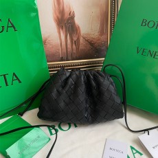 [BOTTEGA-보테가베네타] BV 파우치 미니