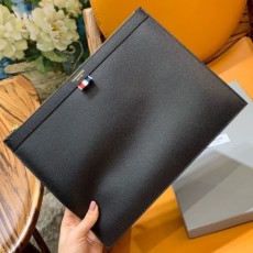 [THOM BROWNE-톰브라운] 캐비어 클러치 미듐