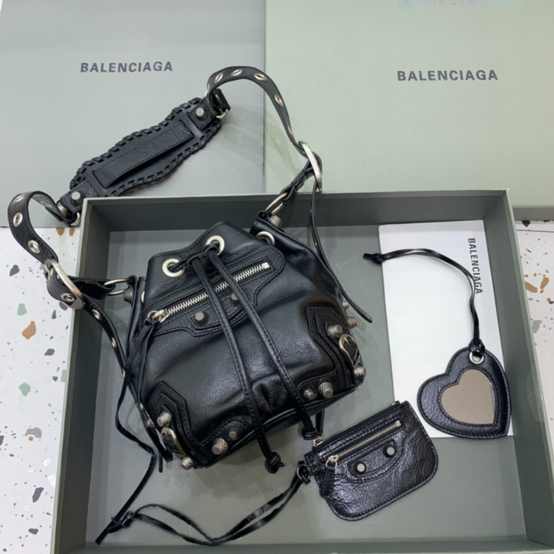 [BALENCIAGA-발렌시아가] 르카골 스몰 버킷백