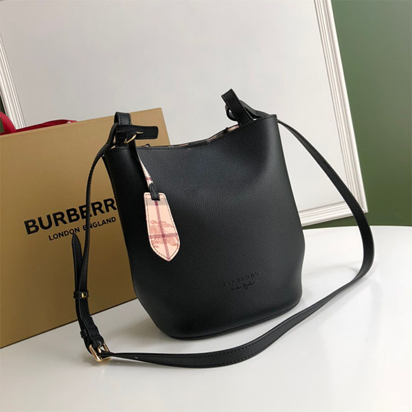[BURBERRY-버버리] 스몰 버킷 백