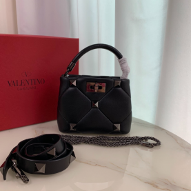 [VALENTINO-발렌티노] 로만스터드 버킷백 미니