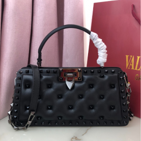 [VALENTINO-발렌티노] 락스터드 가죽 핸드백