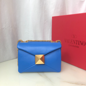 [VALENTINO-발렌티노] One Stud 체인 쉽스킨백