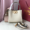 [VALENTINO-발렌티노] 가라바니 올타임더블 핸들 스몰 숄더백