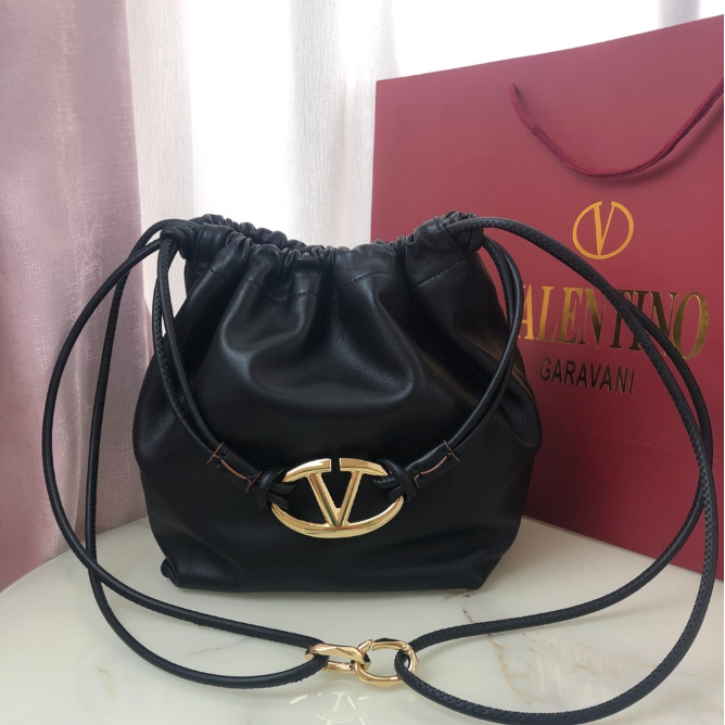 [VALENTINO-발렌티노] VLOGO POUF 쉽스킨 퍼프백