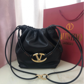 [VALENTINO-발렌티노] VLOGO POUF 쉽스킨 퍼프백