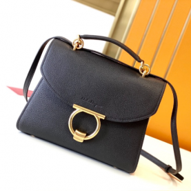 [FERRAGAMO-페레가모] 마고 간치니 탑핸들백