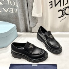 프라다 PRADA 여성  로퍼