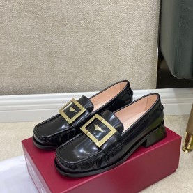 로저비비에 ROGER VIVIER 여성 로퍼