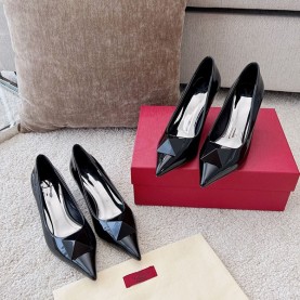 발렌티노 VALENTINO 스틸레토 펌프스