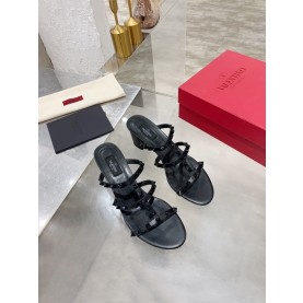 발렌티노 VALENTINO 락스터드 뮬 힐