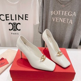 발렌티노 VALENTINO 여성 스퀘어 토 펌프스
