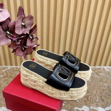 발렌티노 VALENTINO 여성 브이로고 웨지힐 슬리퍼