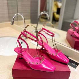 발렌티노 VALENTINO 락 스터드 스트렙 슬링백