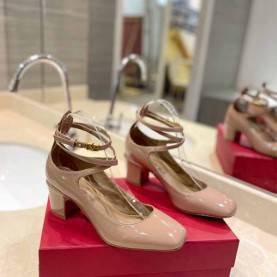 발렌티노 VALENTINO 여성 스트렙 펌프스
