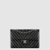 [CHANEL-샤넬]  클래식 쉐브론  램스킨 미디움