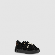 [LOUIS VUITTON-루이비통] LV 타임아웃 퍼리 스니커즈 1AADTK