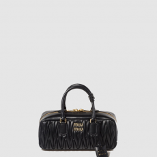 [MIUMIU-미우미우] 아르카디 마테라쎄 토트백 미디움