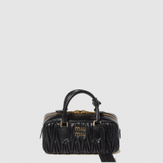 [MIUMIU-미우미우] 아르카디 마테라쎄 토트백 스몰