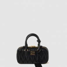 [MIUMIU-미우미우] 아르카디 마테라쎄 나파 가죽백 미니