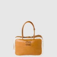 [MIUMIU-미우미우] 보 가죽 탑핸들백 라지