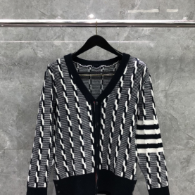 [THOM BROWNE-톰브라운]4바 두꺼운 니들 트위스트 가디건